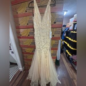 Butter yellow faeriesty mermaid tulle prom dress bridesmaid M 14” waist pageant
